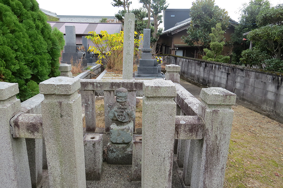 20251103安城古墳n誓願時内藤家墓所